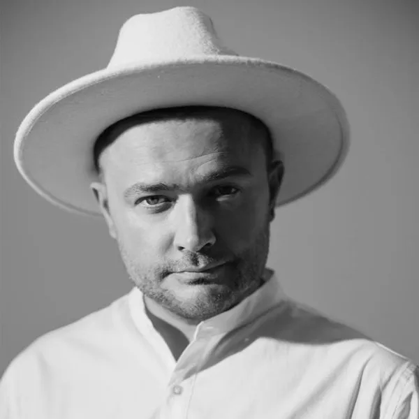 ALEXEY ROMEO - White Knight 