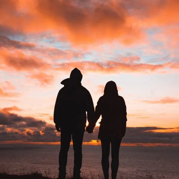 Почему не получается построить отношения?