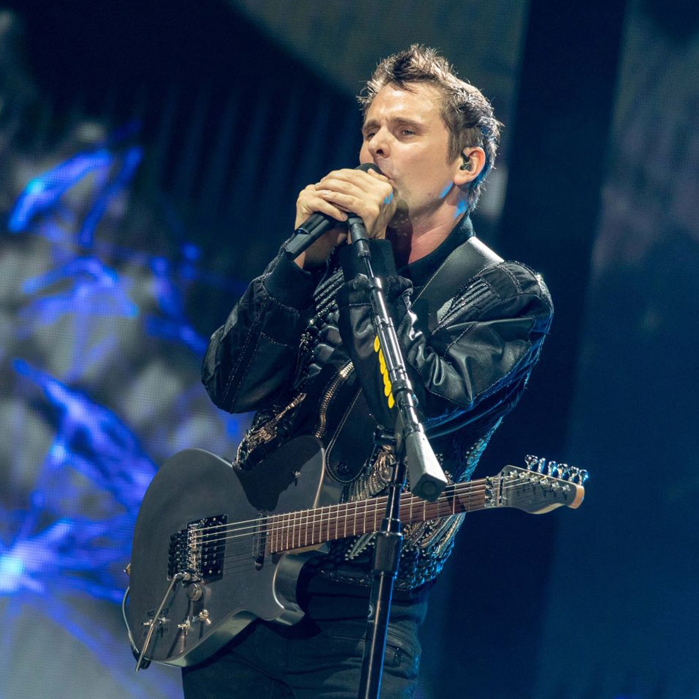 Muse придумали новый жанр в песне «Unravelling» episode artwork