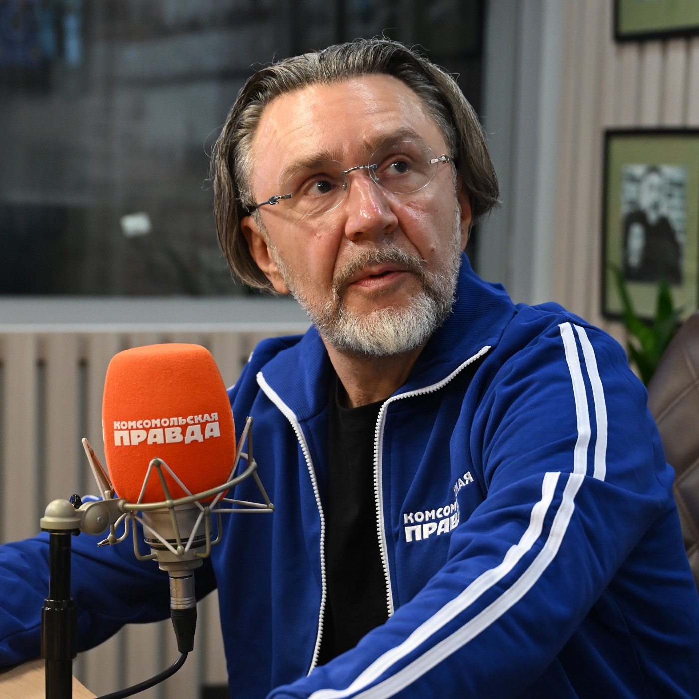 Сенсация! Сергей Шнуров стал меньше материться в песнях «Ленинграда» episode artwork