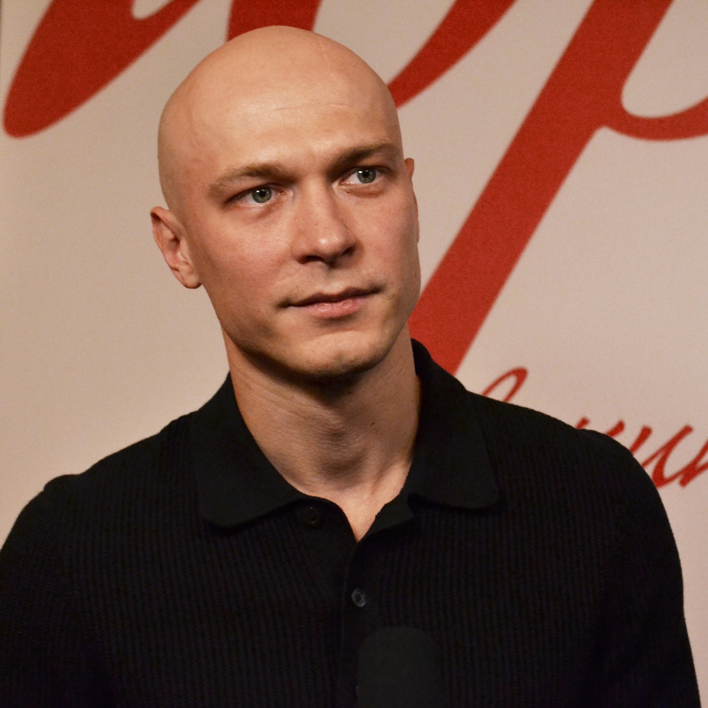 В фильме «Анора», который стал одним из триумфаторов «Оскара-2025», звучит русский рэп episode artwork