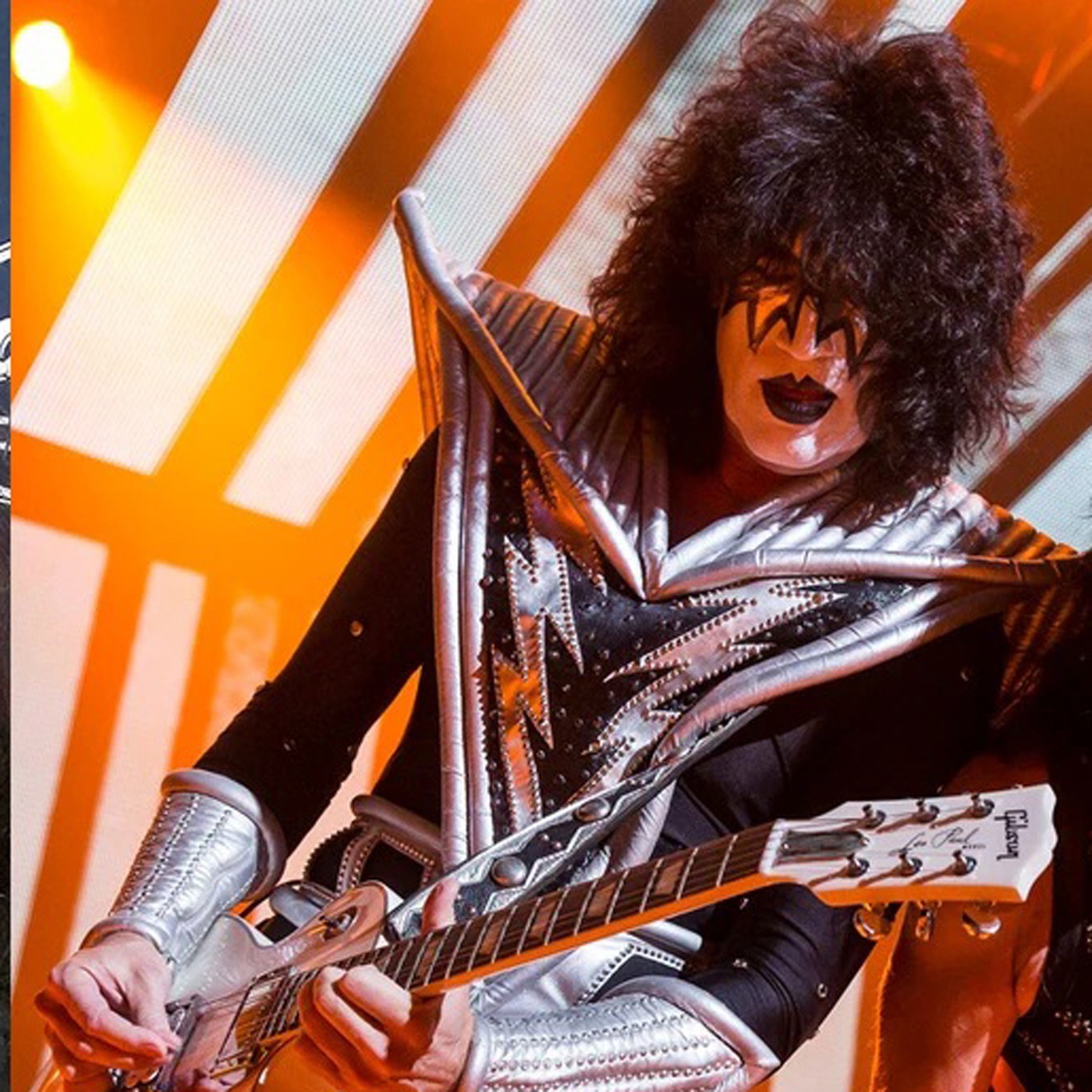 Почему умер сооснователь Kiss Эйс Фрейли episode artwork