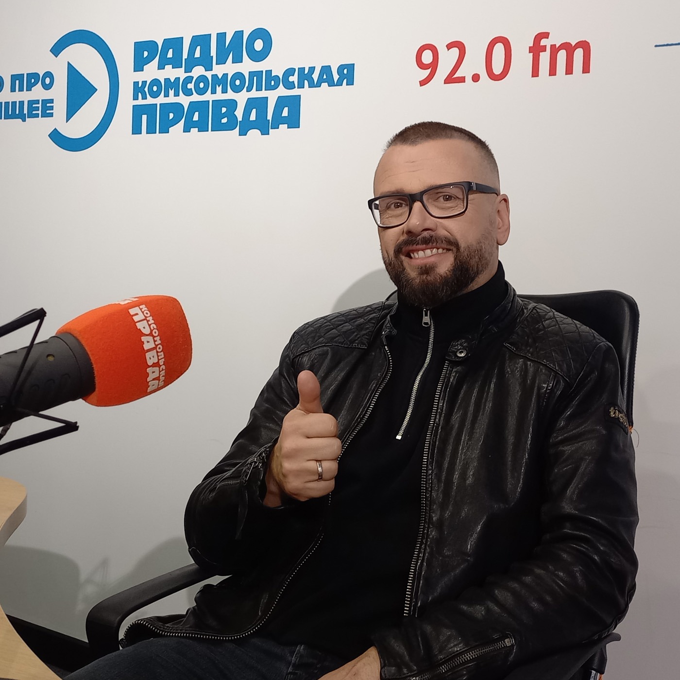 Экс-вокалист группы «Oomph!» DERO GOI — про тур от Краснодара до Владивостока, дружбу с Князем и политическое убежище в России episode artwork