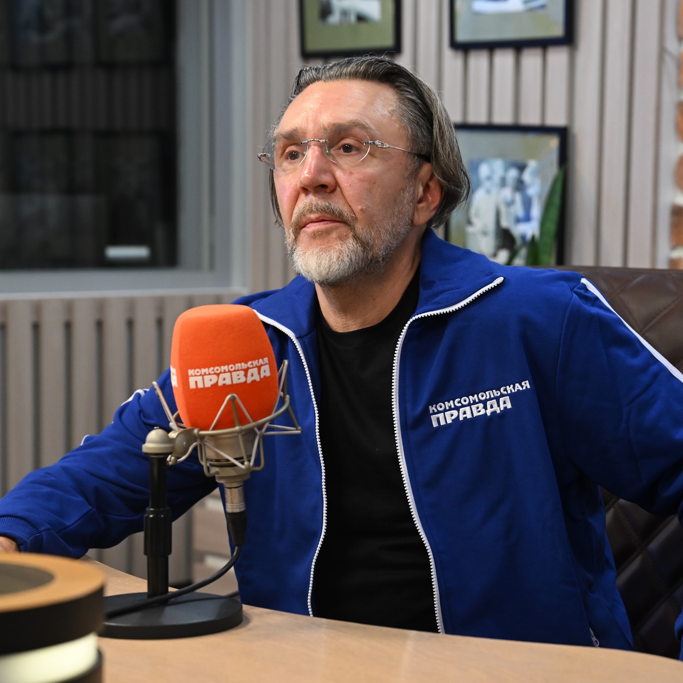 Сергей Шнуров сравнил себя с Высоцким и перепел «Балладу о любви» episode artwork