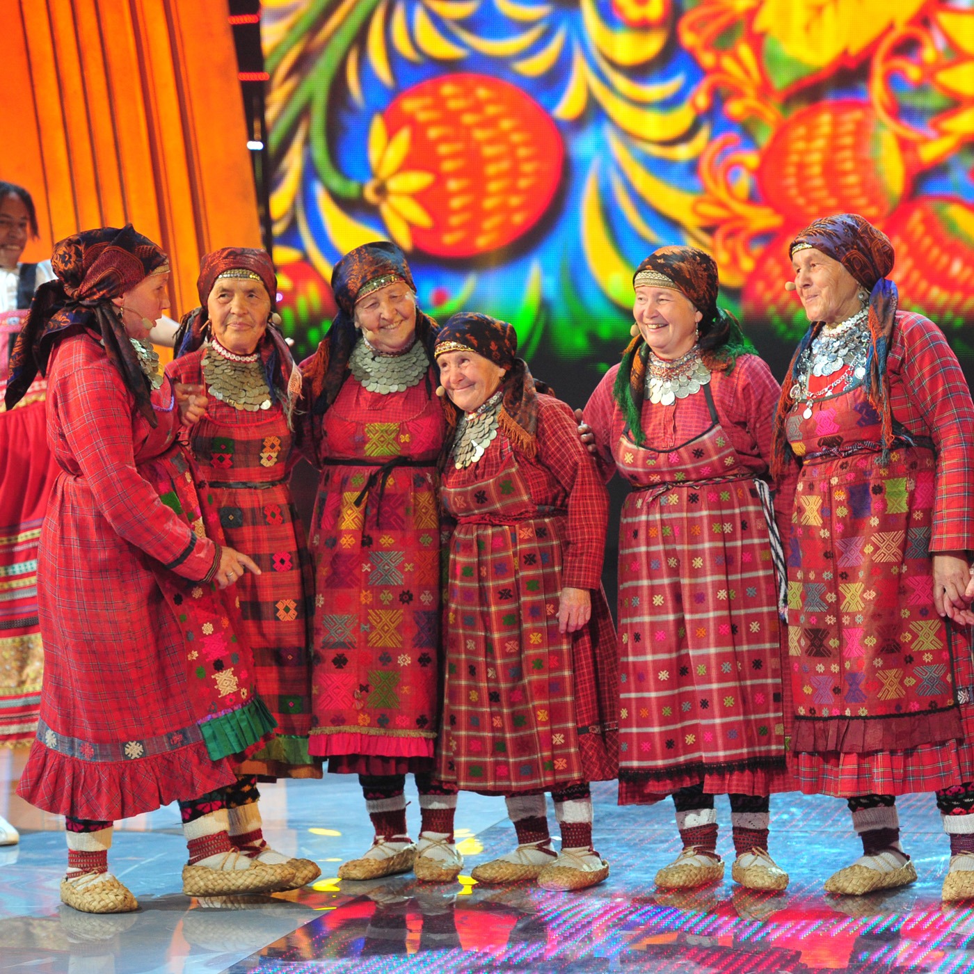 Главный дуэт года: Витя АК сделал фит с «Бурановскими бабушками» episode artwork