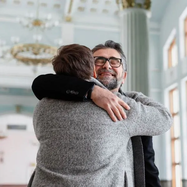 Через годы, через расстояния. В двух словах