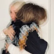 "Дай, Обниму!" (2 Выпуск «Об ОДИНОЧЕСТВЕ, АСТРОФИЗИКАХ и НЮДСАХ») - Шура Кузнецова и PollyHey