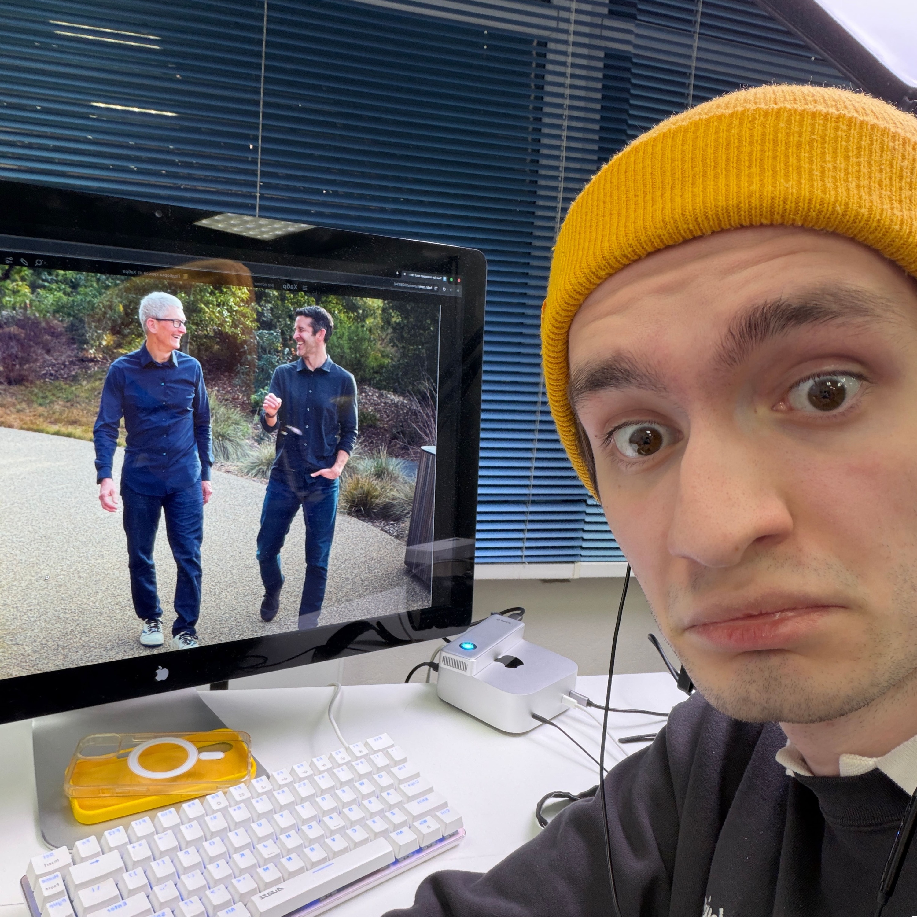 ТИМ КУК УШЕЛ...