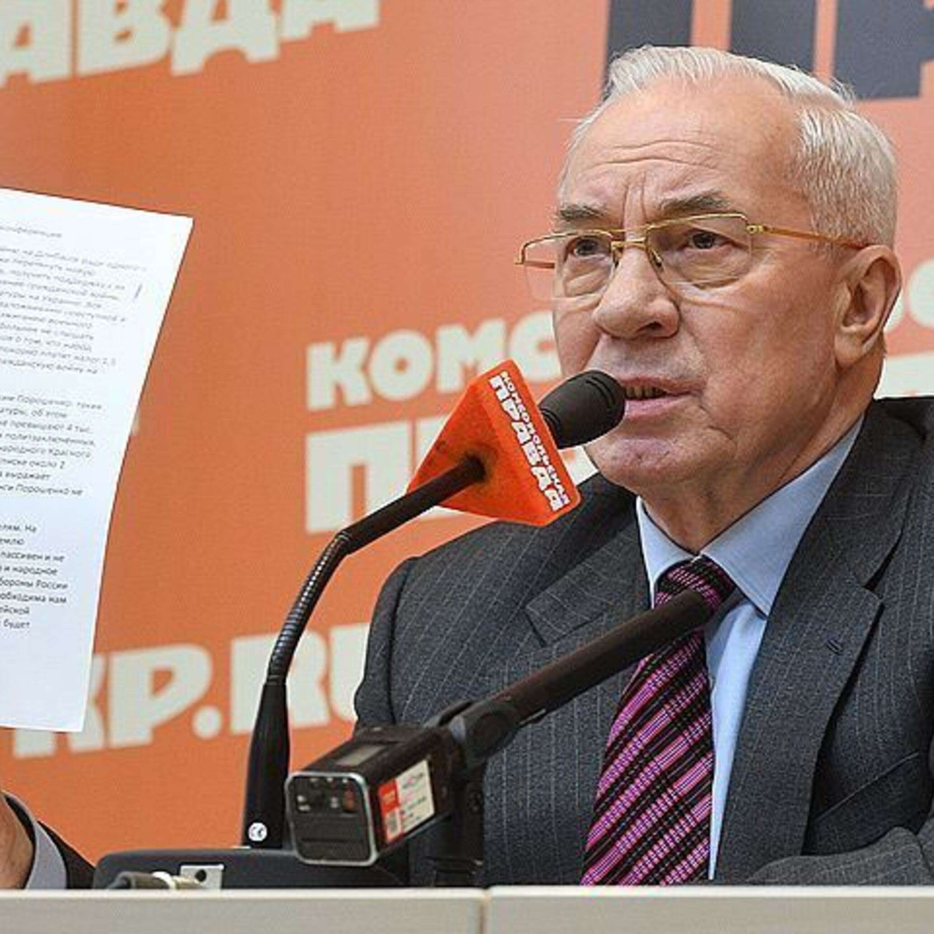 Экс-премьер Украины Николай Азаров: Зеленского надо судить. Его ни в коем случае нельзя выпускать из Украины episode artwork