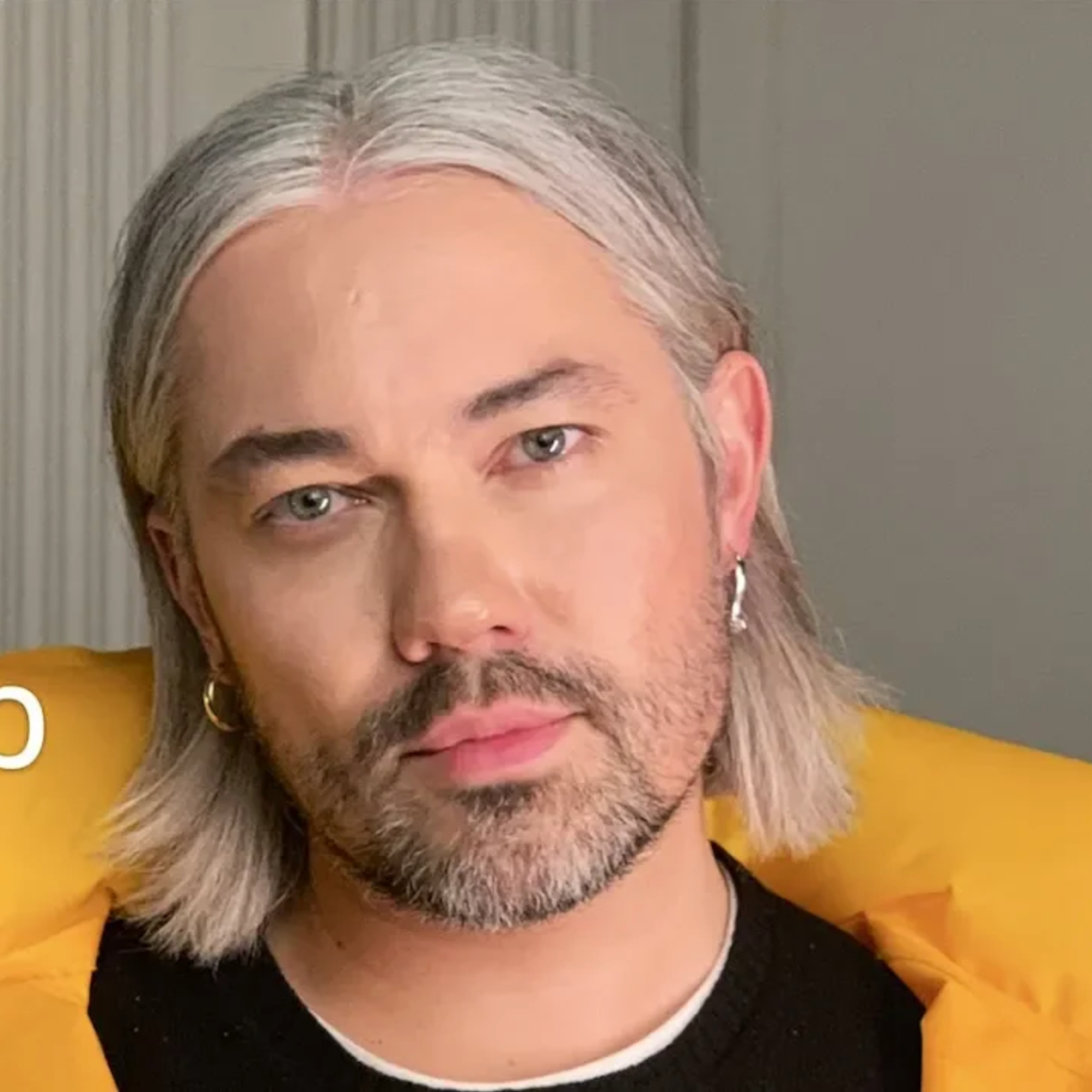 АЛЕКСАНДР РОГОВ - О ТОМ, ПОЧЕМУ ЕМУ ПЛЕВАТЬ НА ГЛЯНЕЦ, О ЮБИЛЕЙНОМ VOGUE И ИСКРЕННОСТИ episode artwork