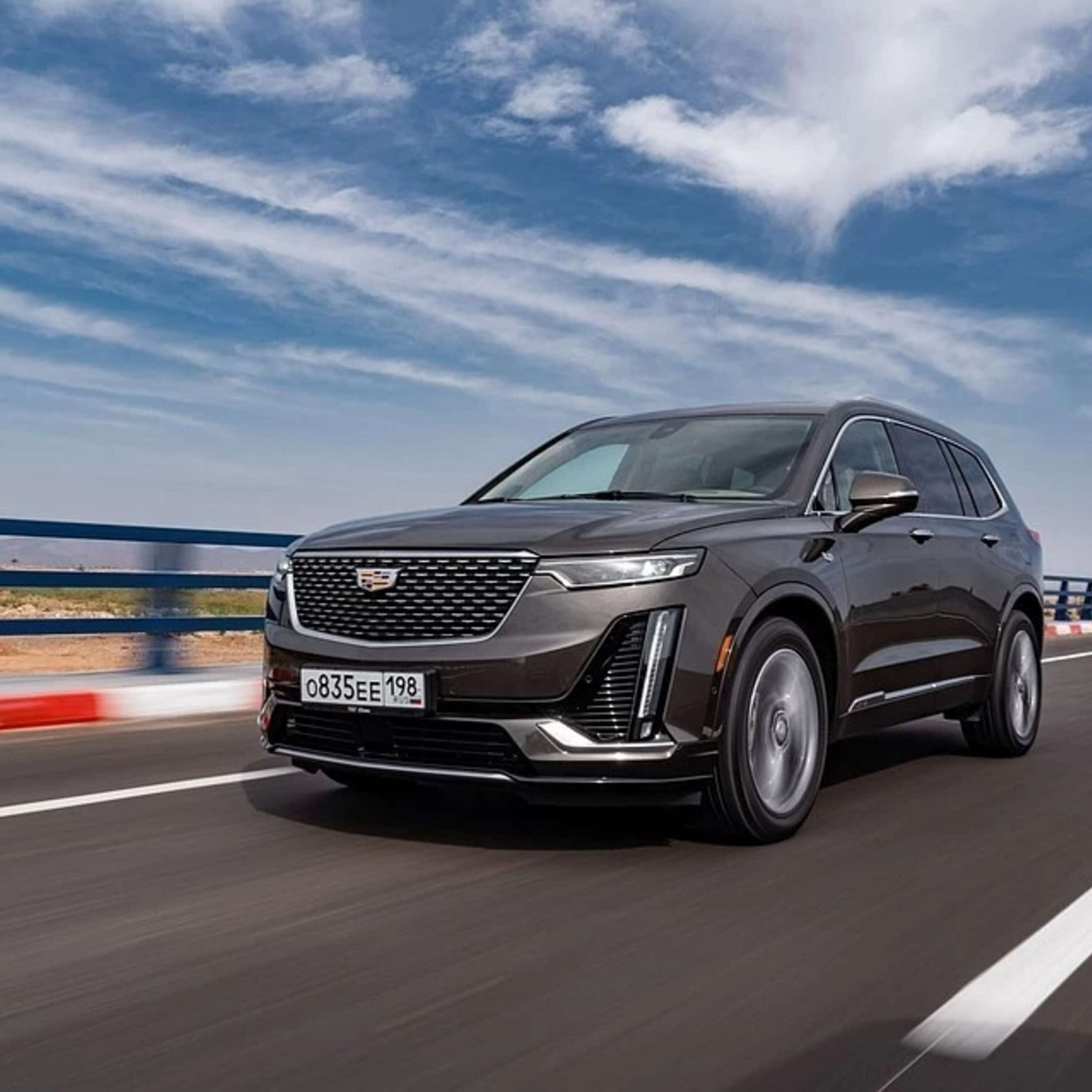 Обкатываем Cadillac XT6 episode artwork