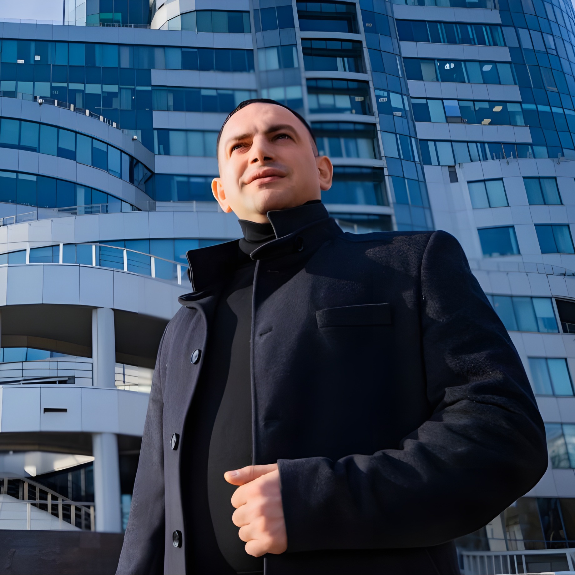 «В период дорогих денег лучше инвестировать в землю». Мгер Маилян («Алата») в проекте «Наставник» episode artwork
