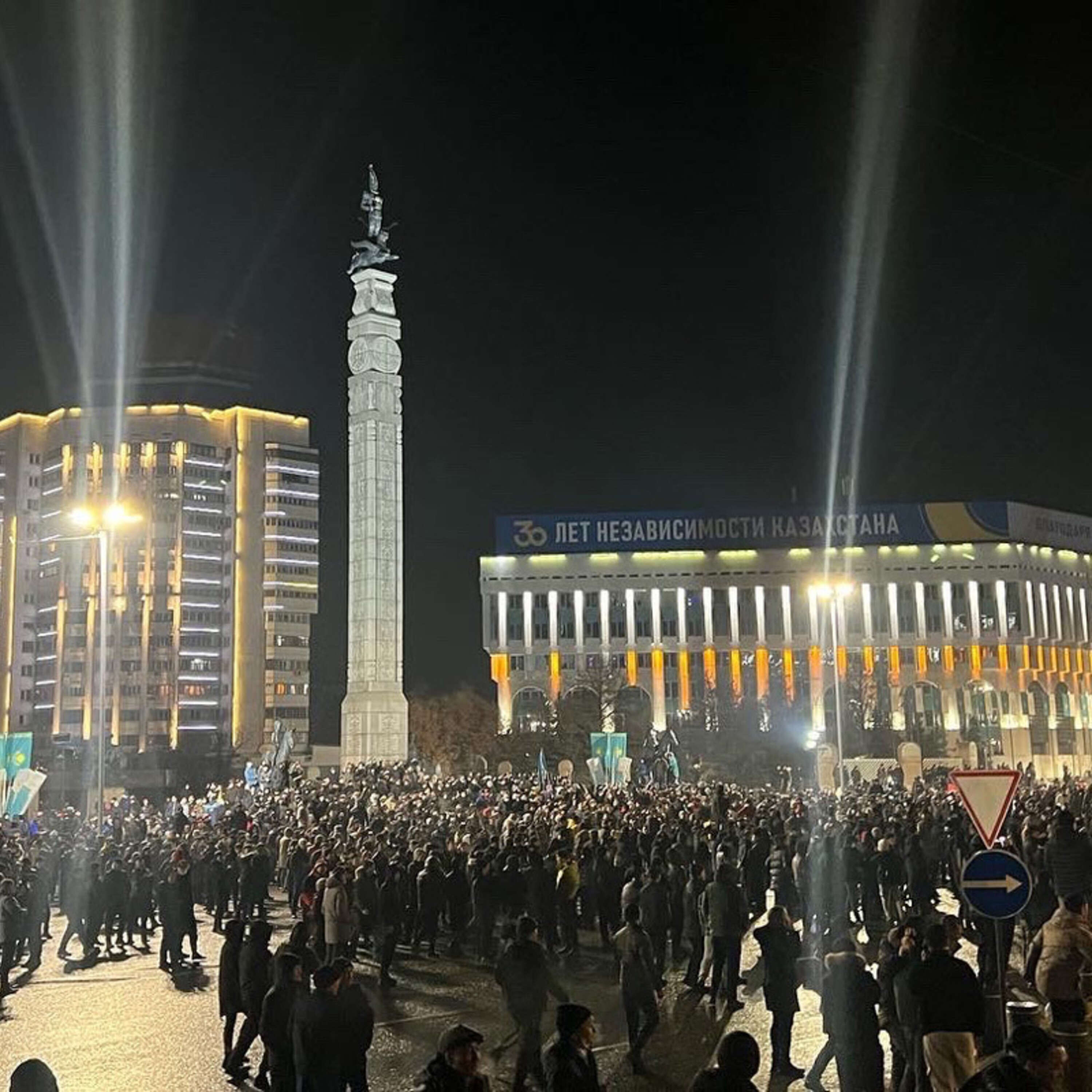 Полковник Баранец: То, что происходит в Казахстане - жирная свинья, подложенная под переговоры России с США и НАТО episode artwork