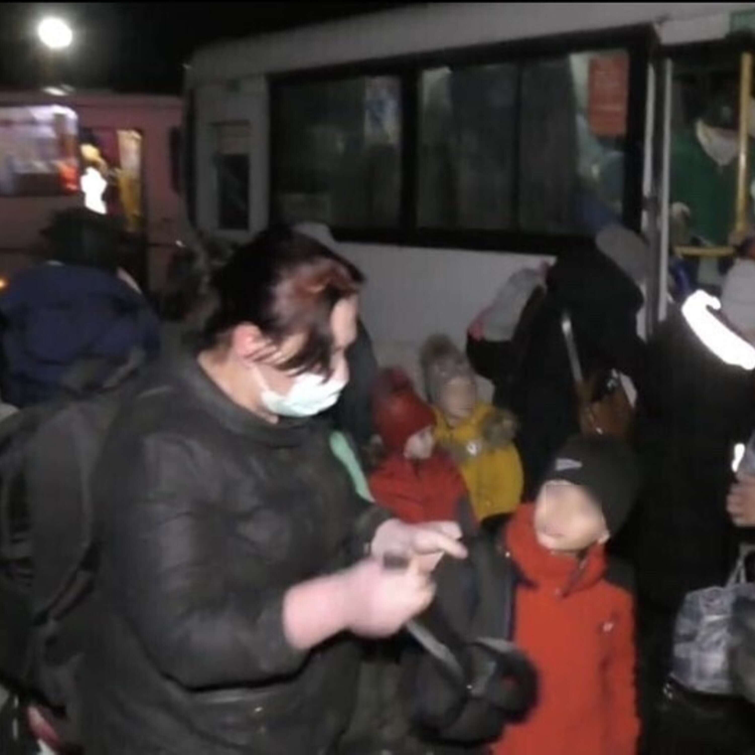 Политолог Андрей Суздальцев: Нападение Украины на Донбасс во время эвакуации беженцев будет самоубийством episode artwork