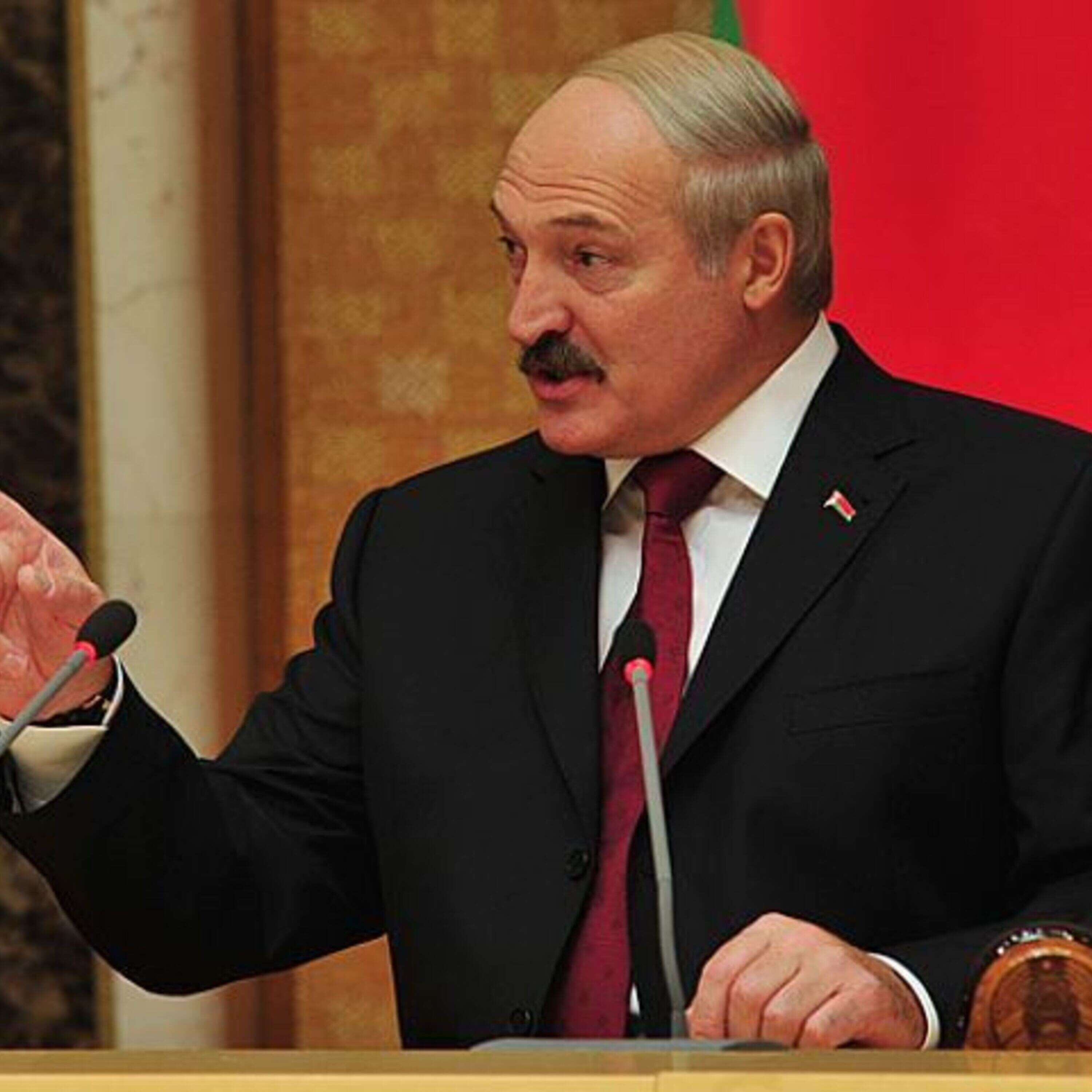 Андрей Суздальцев: Для Запада Лукашенко безумно выгоден episode artwork