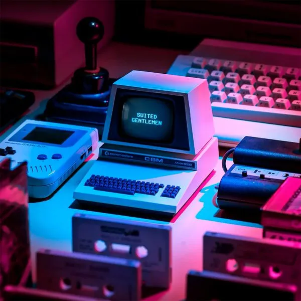 Джентльмены в приличных костюмах