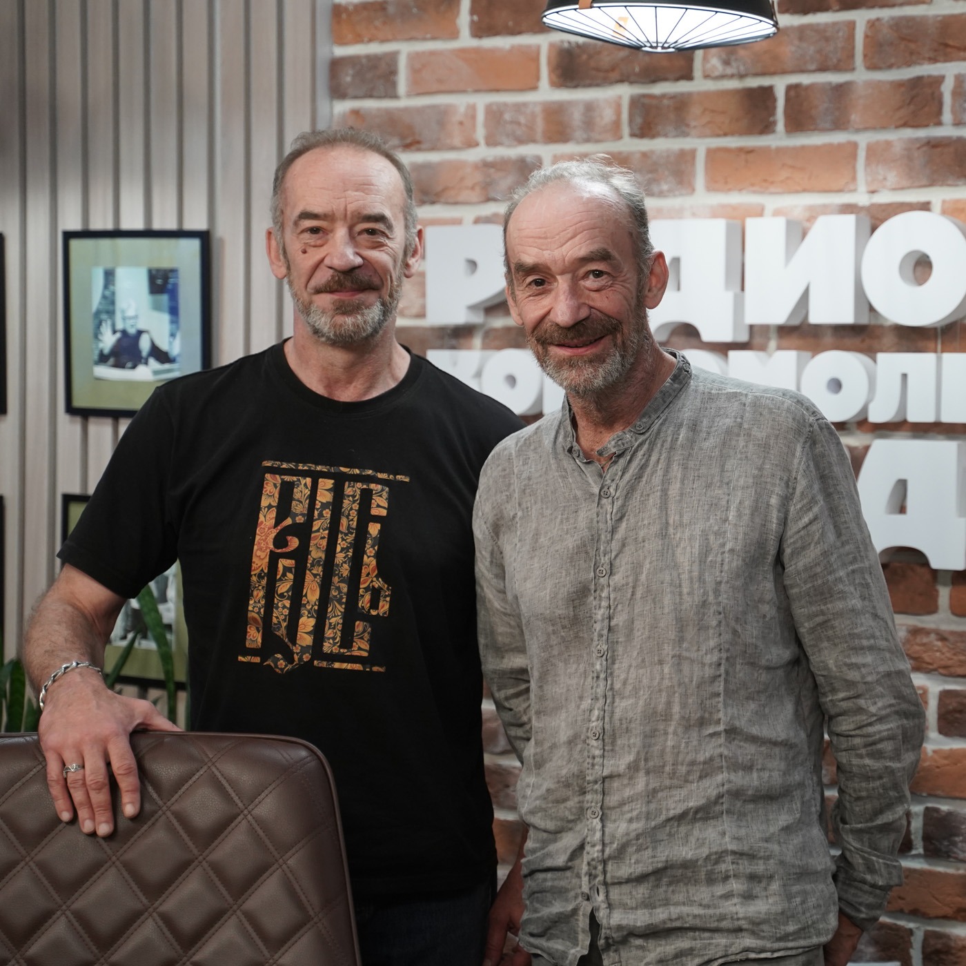 Приключения Электроников на Донбассе. Братья Торсуевы рассказывают о том, как поддерживают бойцов СВО episode artwork