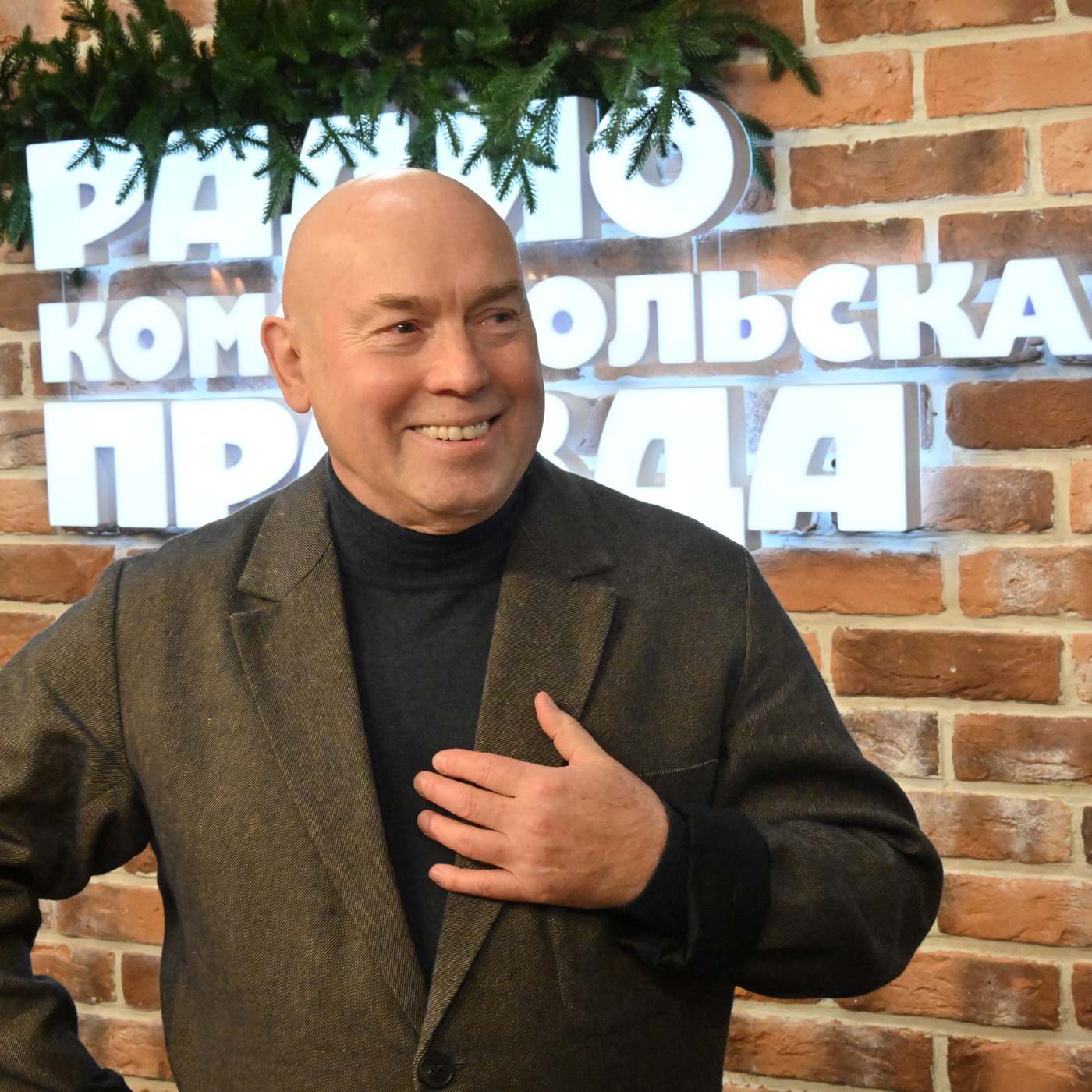 Виктор Сухоруков — про предательство Украины, пророчество «Брата-2» и поездки в метро episode artwork