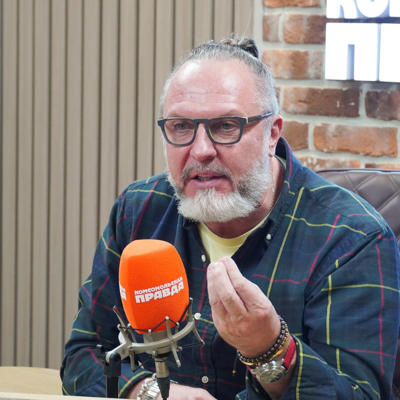 Юрий Грымов - как не оскорбить верующих, почему нельзя обижаться на «Мастера и Маргариту» и за что в США запретили фильм режиссера episode artwork
