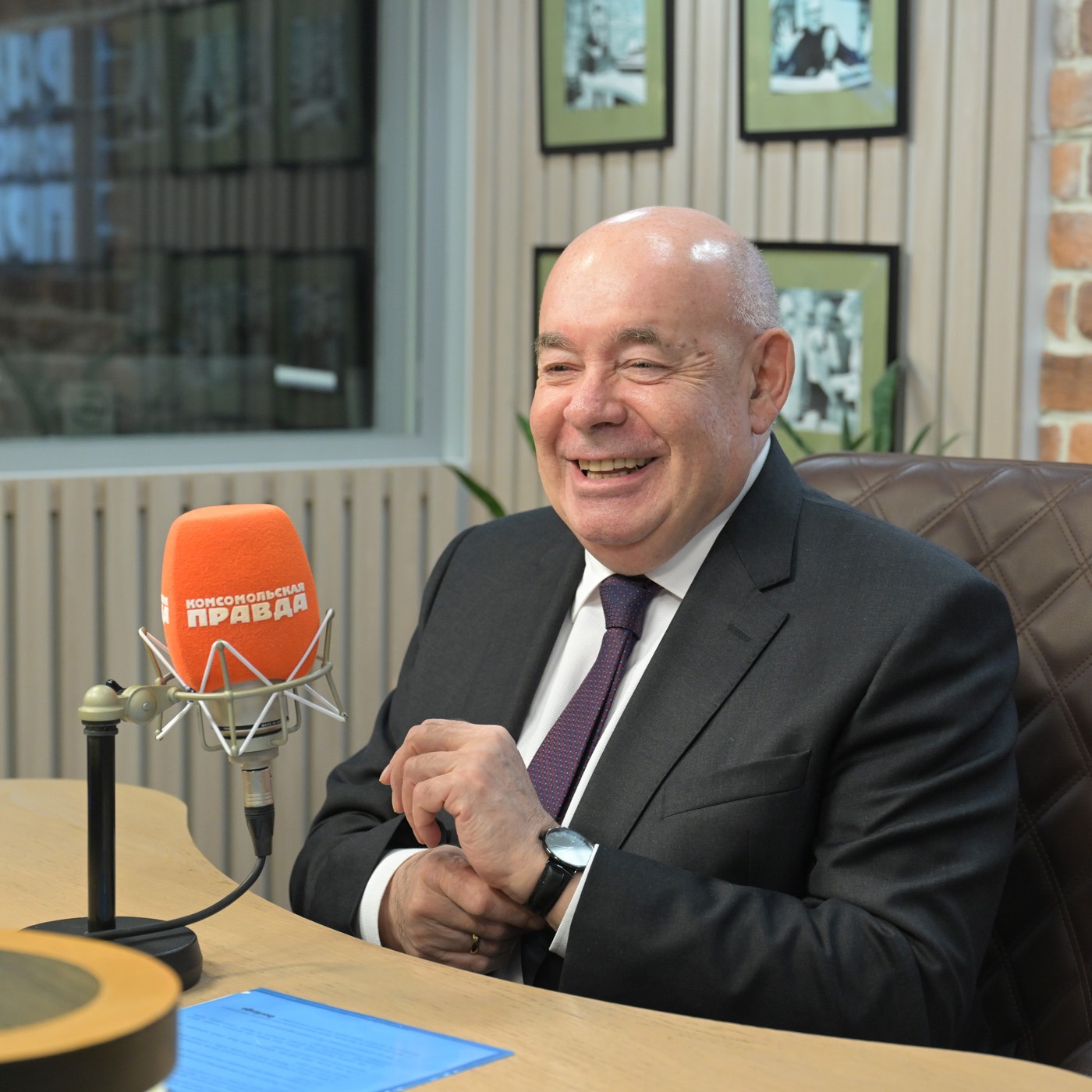 Михаил Швыдкой — про невозможность отменить русскую культуру, кино об СВО и пользу запретов episode artwork