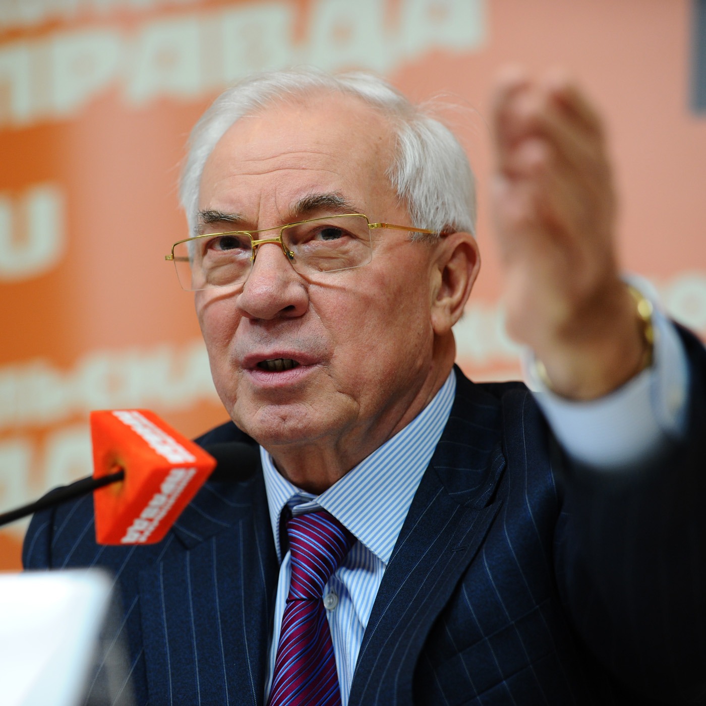 Николай Азаров: На Украине экономикой никто не занимается. Все занимаются воровством episode artwork