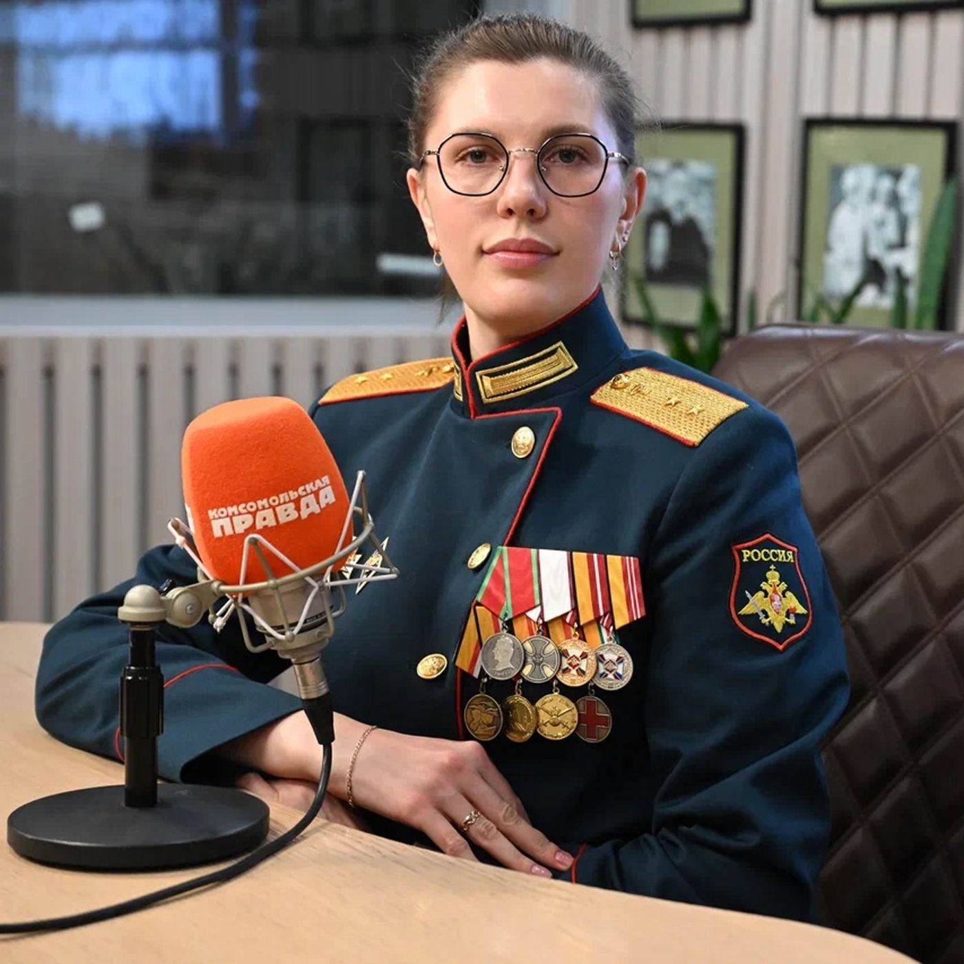 Фельдшер Анастасия Миничева: Многие раненые оставляют свои шевроны, по которым мы их запоминаем episode artwork