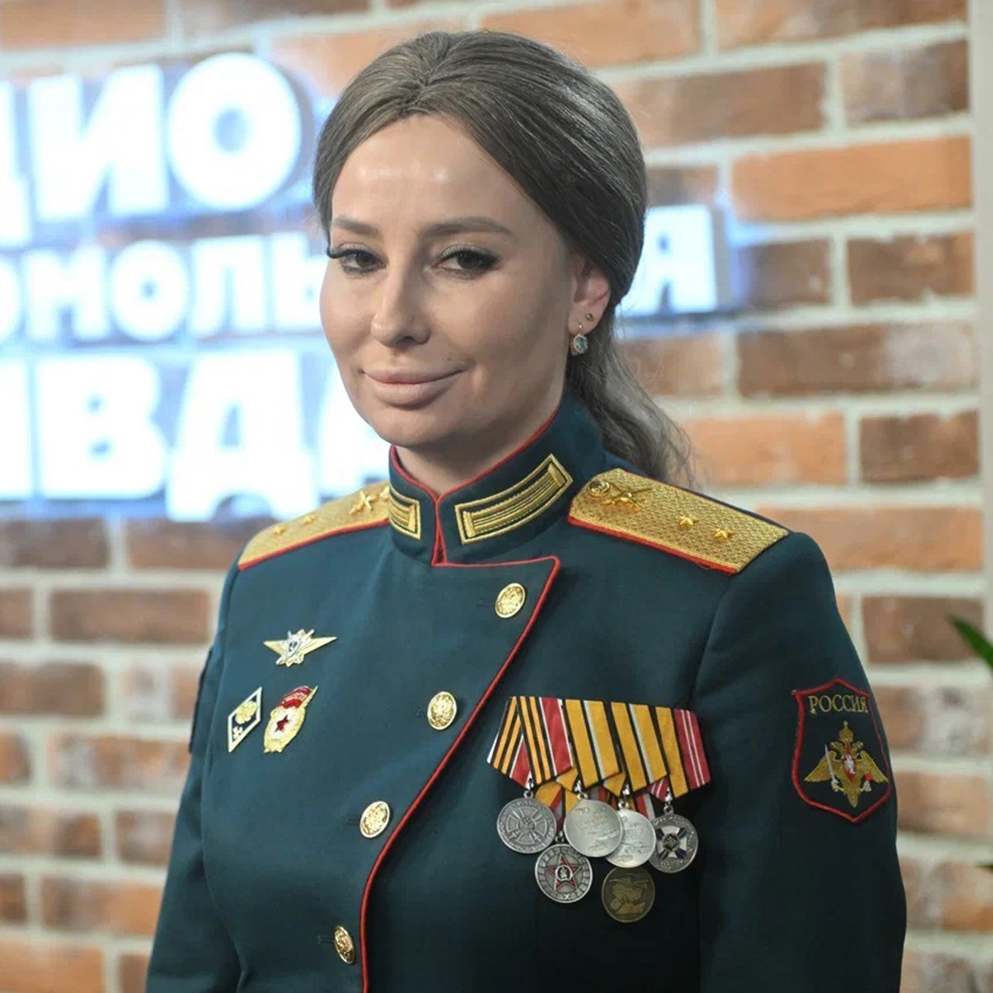 Анна Максименко: В полевых условиях мы даже торты выпекали episode artwork